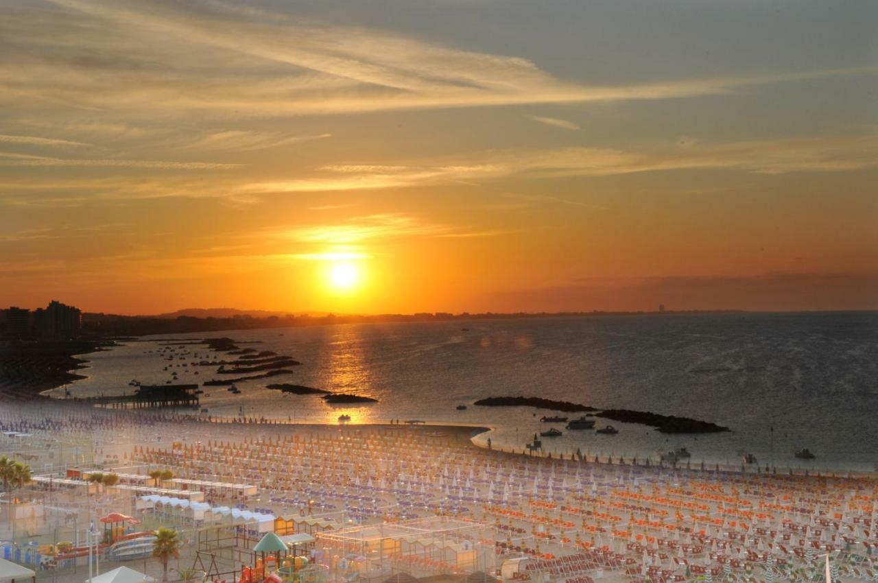 Hotel Spiaggia Cattolica Luaran gambar